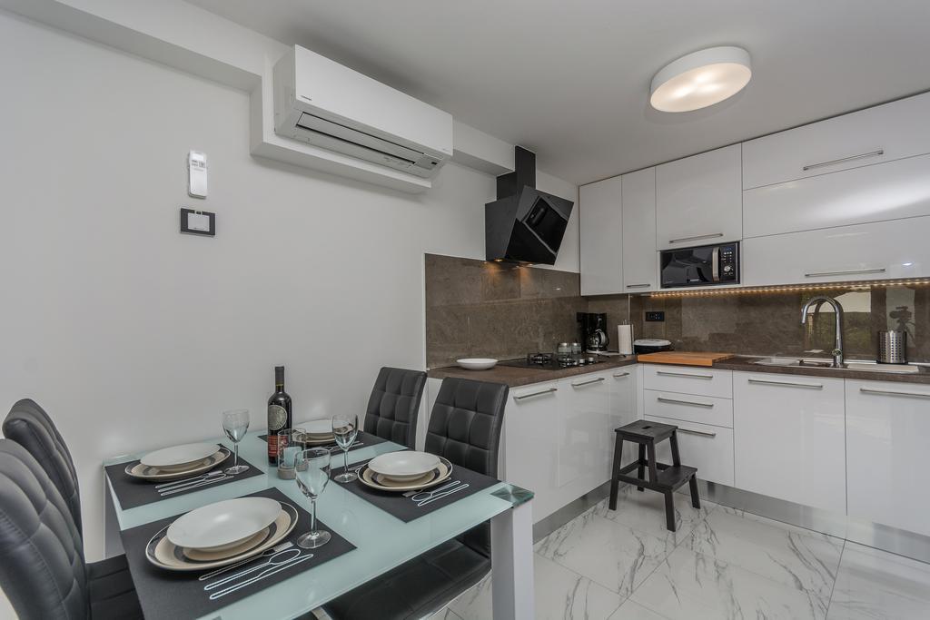Luxury Apartments Sonja Пореч Екстериор снимка