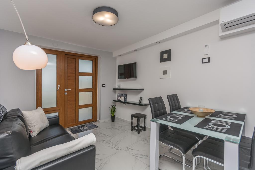 Luxury Apartments Sonja Пореч Екстериор снимка