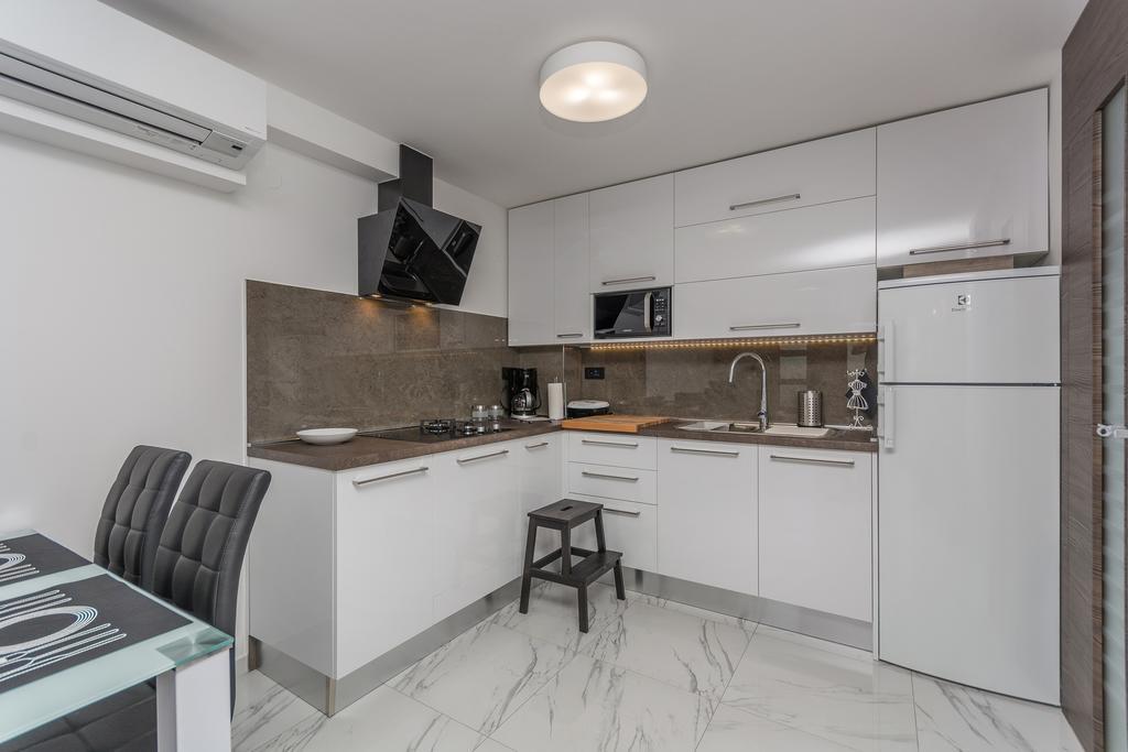 Luxury Apartments Sonja Пореч Екстериор снимка